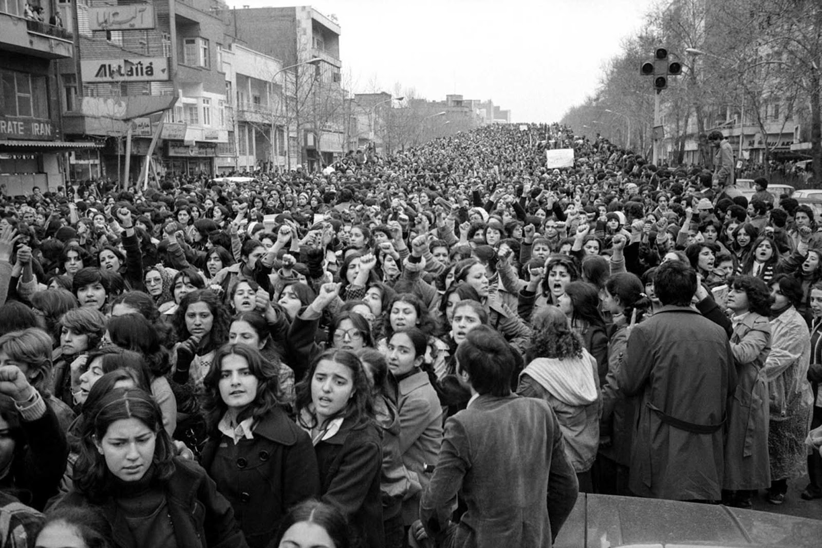 women_protesting_hijab_iran
